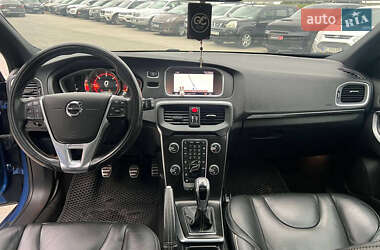 Хэтчбек Volvo V40 2017 в 