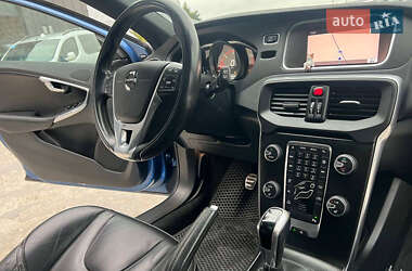 Хэтчбек Volvo V40 2017 в 