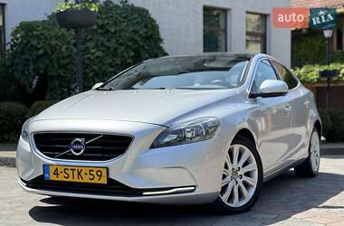 Хэтчбек Volvo V40 2013 в 
