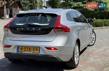 Хэтчбек Volvo V40 2013 в 