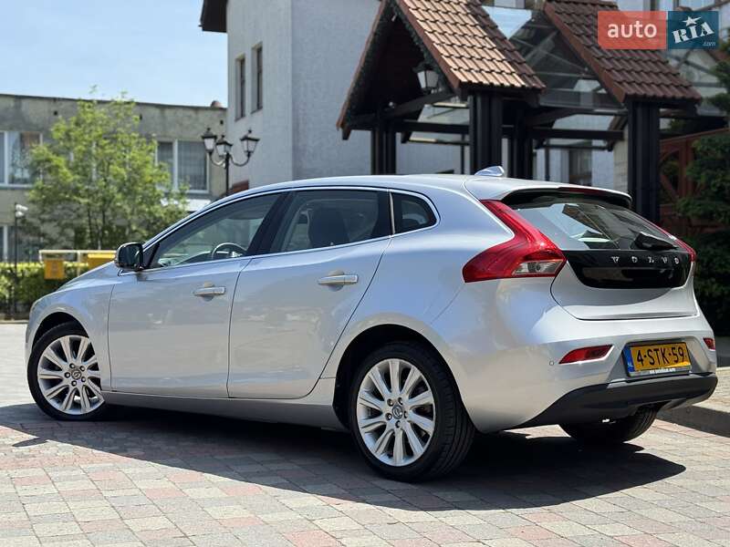 Хэтчбек Volvo V40 2013 в Стрые