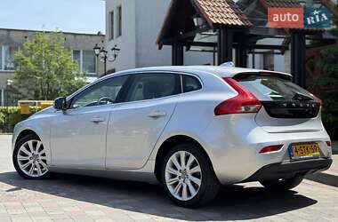 Хэтчбек Volvo V40 2013 в 