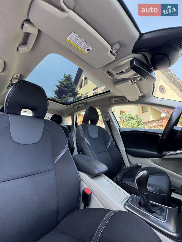 Хэтчбек Volvo V40 2013 в Стрые