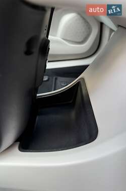 Хэтчбек Volvo V40 2013 в 