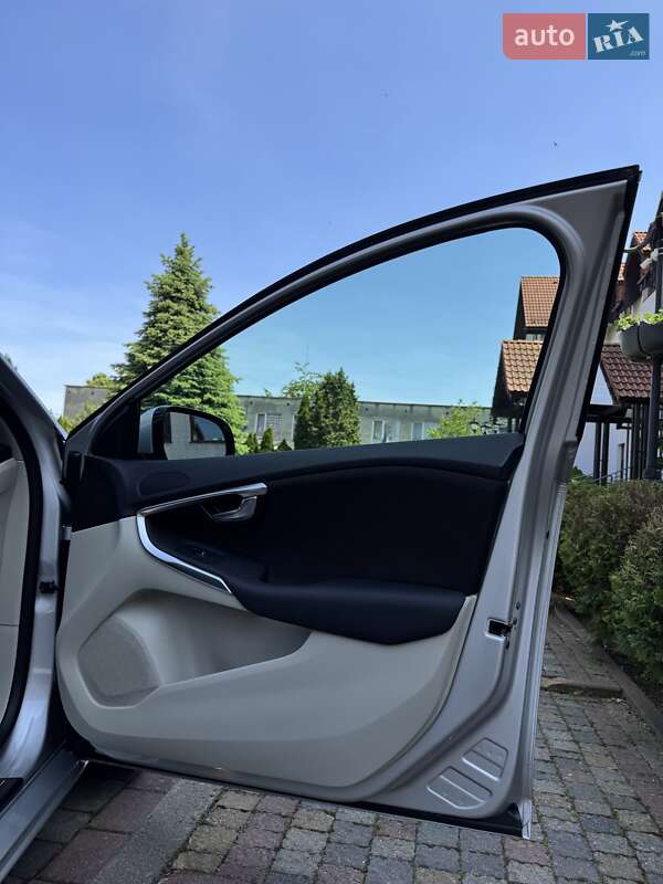 Хэтчбек Volvo V40 2013 в Стрые