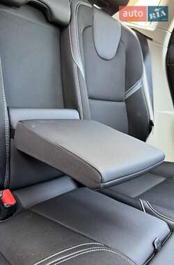 Хэтчбек Volvo V40 2013 в 