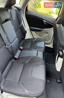Хэтчбек Volvo V40 2013 в 