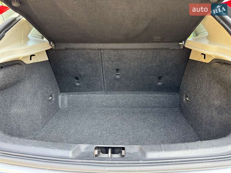 Хэтчбек Volvo V40 2013 в Стрые