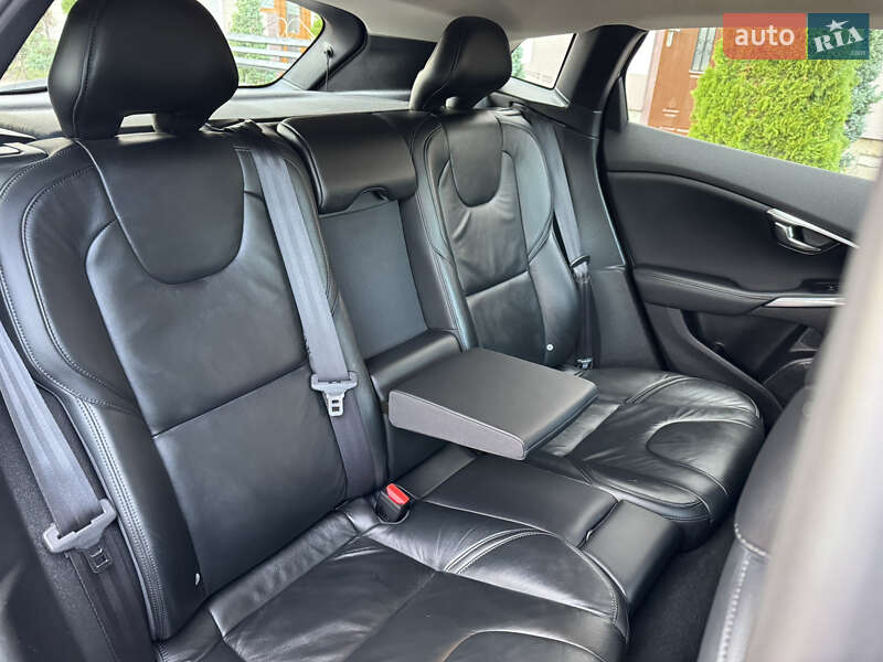 Хэтчбек Volvo V40 2013 в Стрые
