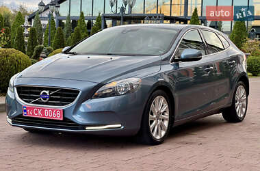 Хэтчбек Volvo V40 2013 в 