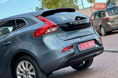 Хэтчбек Volvo V40 2013 в 