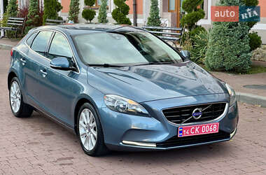 Хэтчбек Volvo V40 2013 в 