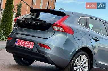 Хэтчбек Volvo V40 2013 в 