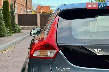 Хэтчбек Volvo V40 2013 в 