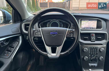 Хэтчбек Volvo V40 2013 в 