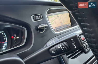 Хэтчбек Volvo V40 2013 в 