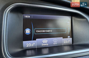 Хэтчбек Volvo V40 2013 в 