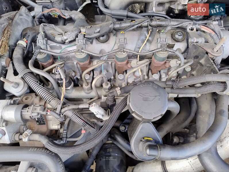 Универсал Volvo V40 2000 в Павлограде