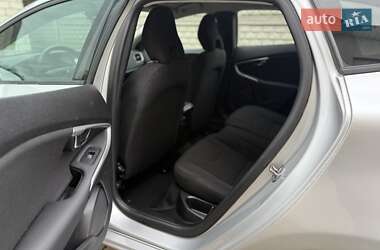 Хэтчбек Volvo V40 2014 в 