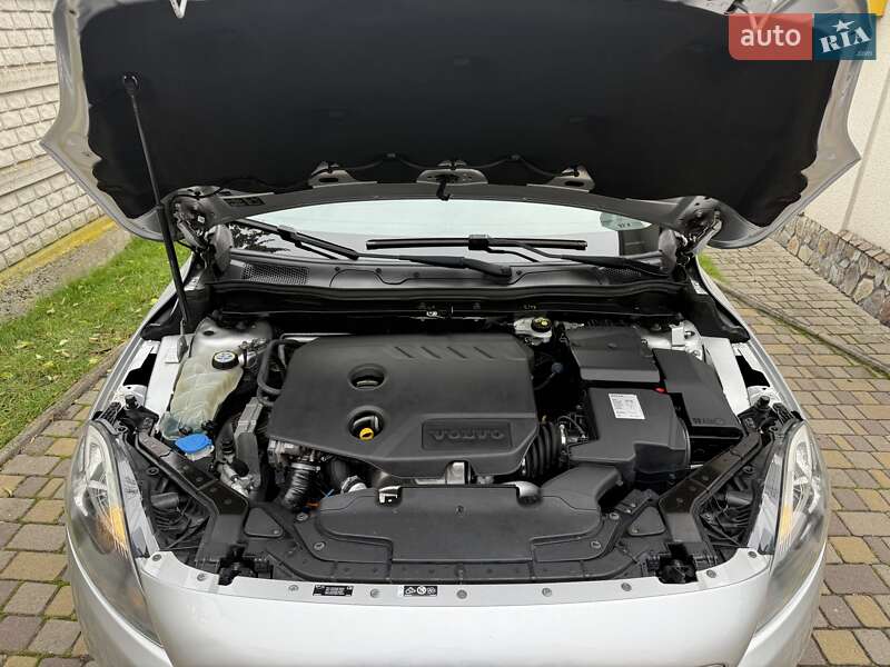 Хэтчбек Volvo V40 2014 в Луцке