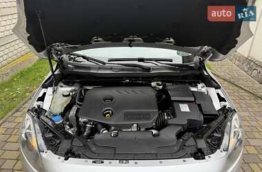Хэтчбек Volvo V40 2014 в 