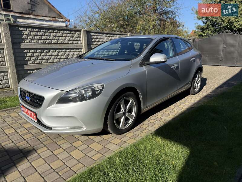 Хэтчбек Volvo V40 2014 в Луцке