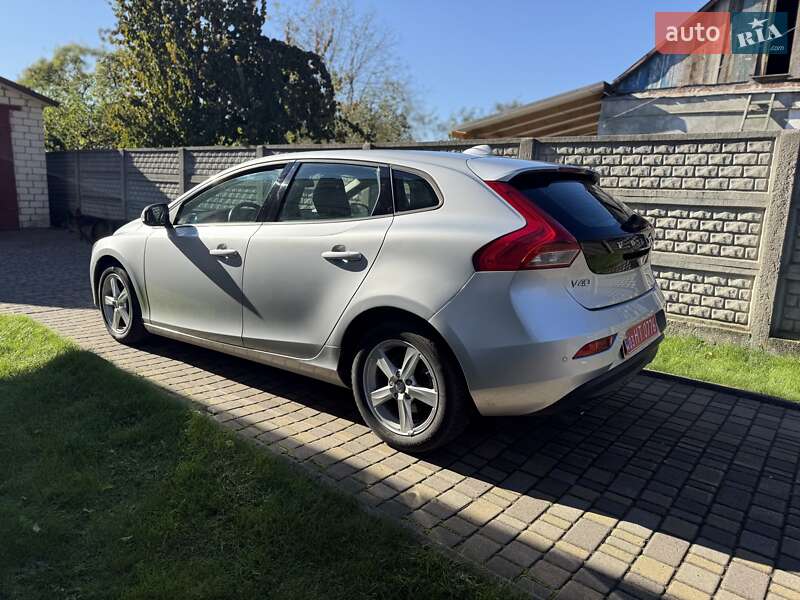 Хэтчбек Volvo V40 2014 в Луцке