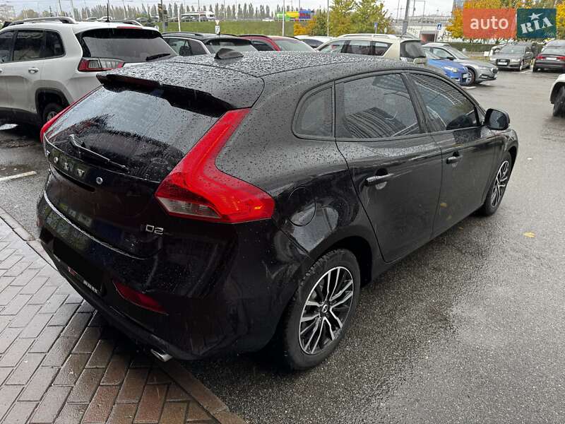 Хетчбек Volvo V40 2019 в Києві фото 5 Хетчбек Volvo V40 2019 в Києві