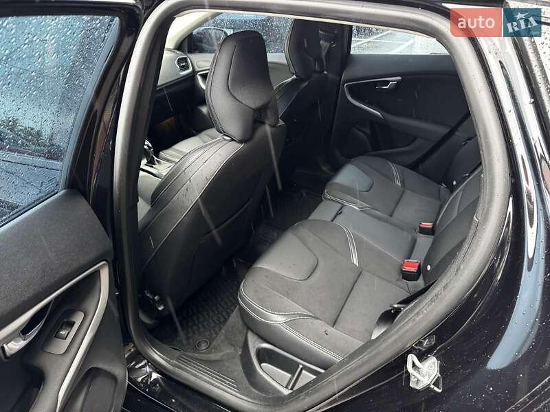 Хетчбек Volvo V40 2019 в Києві фото 11 Хетчбек Volvo V40 2019 в Києві