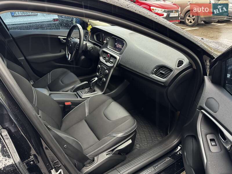 Хетчбек Volvo V40 2019 в Києві фото 14 Хетчбек Volvo V40 2019 в Києві