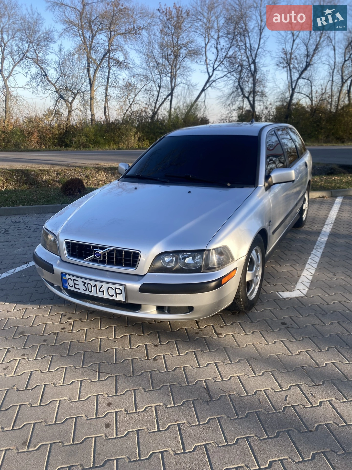 V40
