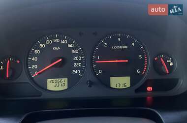 Універсал Volvo V40 2002 в  фото 12 Універсал Volvo V40 2002 в