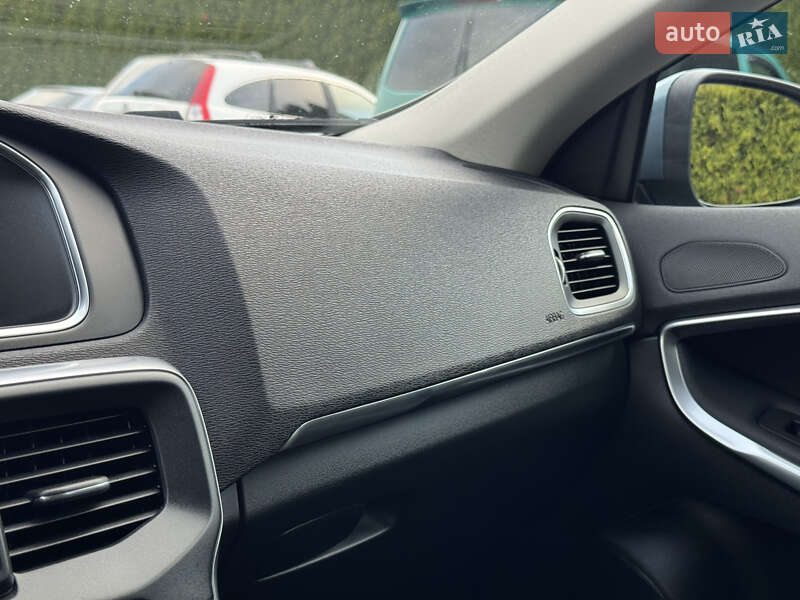 Хетчбек Volvo V40 2013 в Стрию