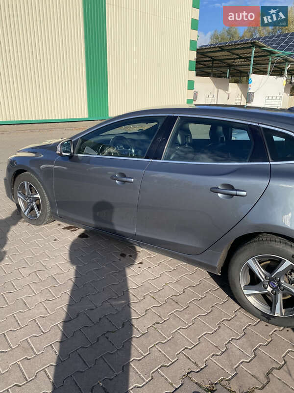 Хэтчбек Volvo V40 2015 в Хмельницком