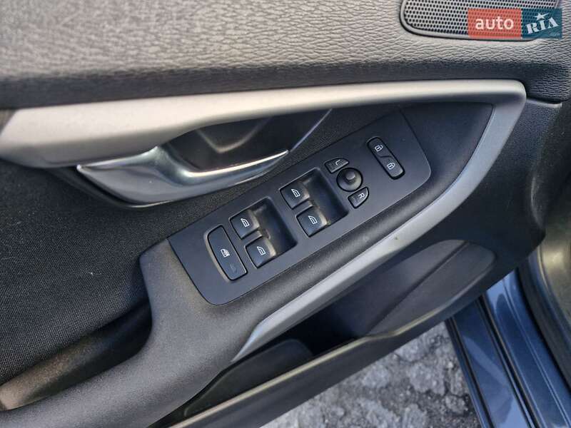 Хетчбек Volvo V40 2014 в Миколаєві
