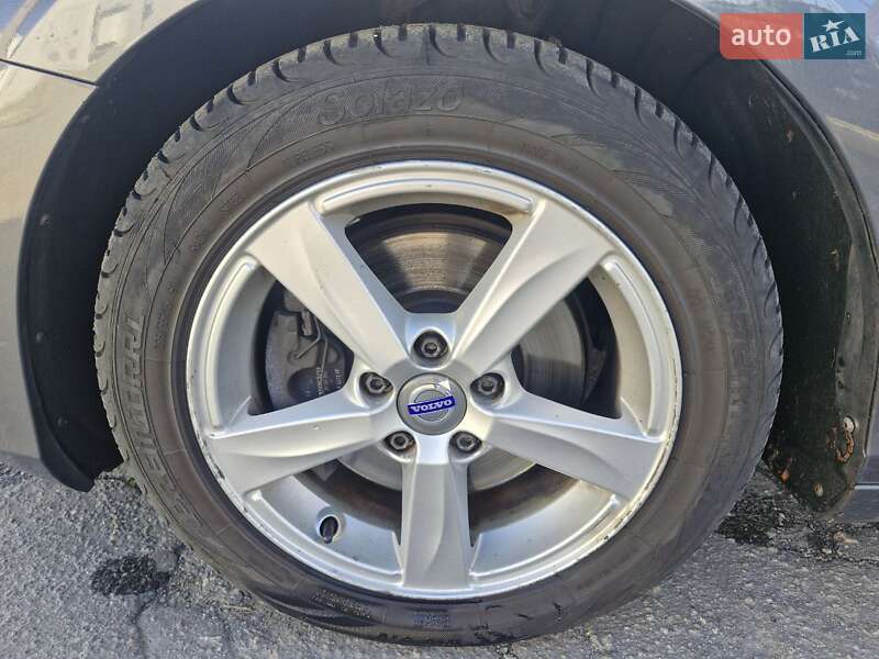 Хетчбек Volvo V40 2014 в Миколаєві