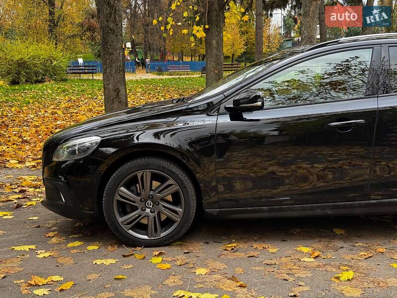 Хетчбек Volvo V40 2015 в Києві фото 11 Хетчбек Volvo V40 2015 в Києві
