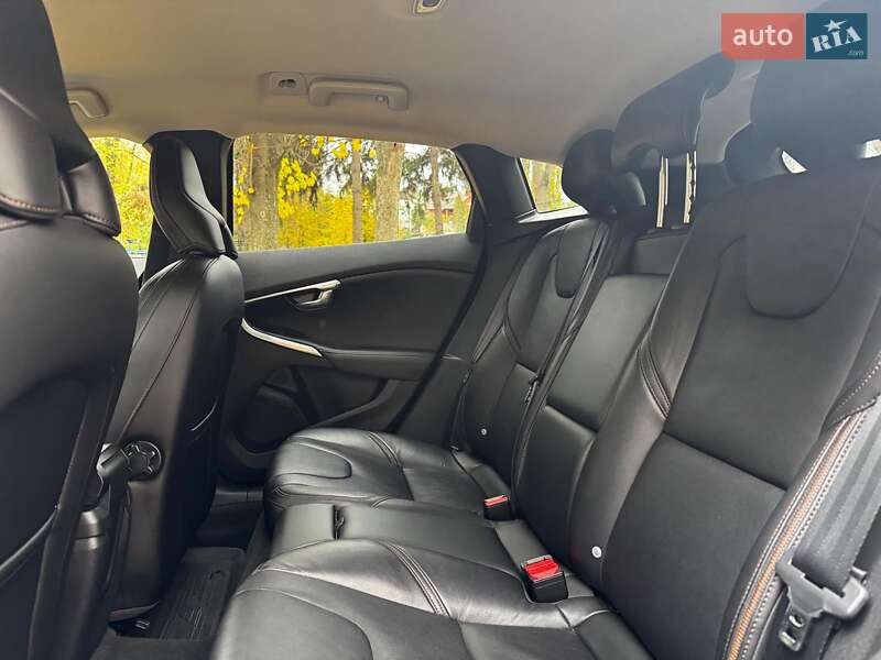 Хетчбек Volvo V40 2015 в Києві фото 24 Хетчбек Volvo V40 2015 в Києві