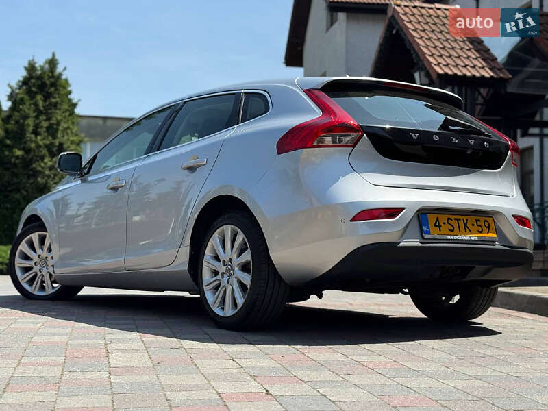 Хэтчбек Volvo V40 2013 в Львове