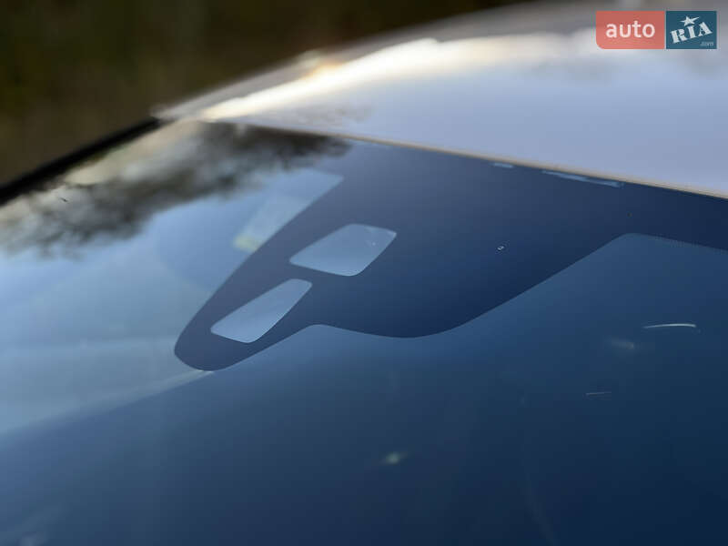 Хетчбек Volvo V40 2017 в Новояворівську фото 17 Хетчбек Volvo V40 2017 в Новояворівську
