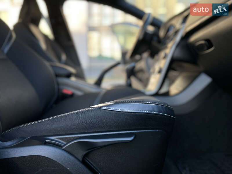 Хетчбек Volvo V40 2017 в Новояворівську фото 32 Хетчбек Volvo V40 2017 в Новояворівську