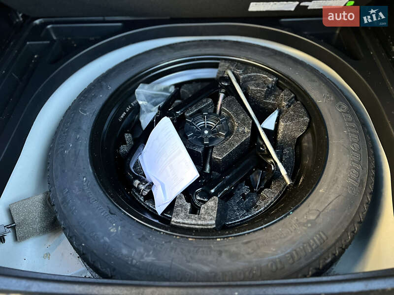 Хетчбек Volvo V40 2017 в Новояворівську фото 37 Хетчбек Volvo V40 2017 в Новояворівську