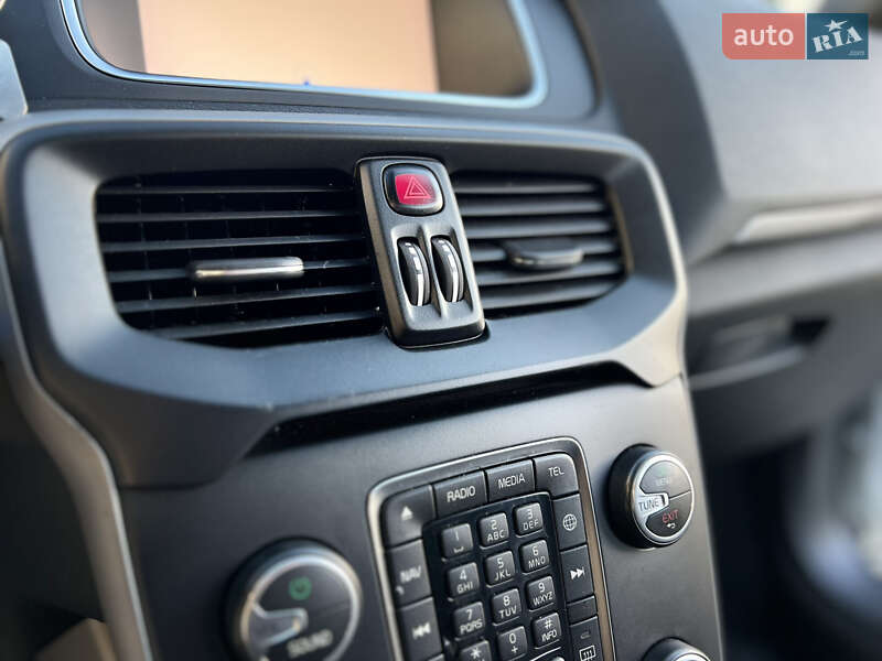 Хетчбек Volvo V40 2017 в Новояворівську фото 47 Хетчбек Volvo V40 2017 в Новояворівську