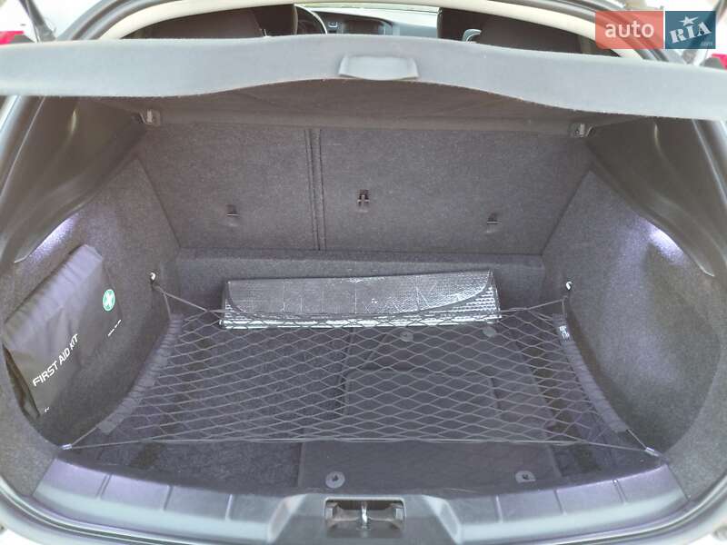 Хэтчбек Volvo V40 2013 в Бердичеве