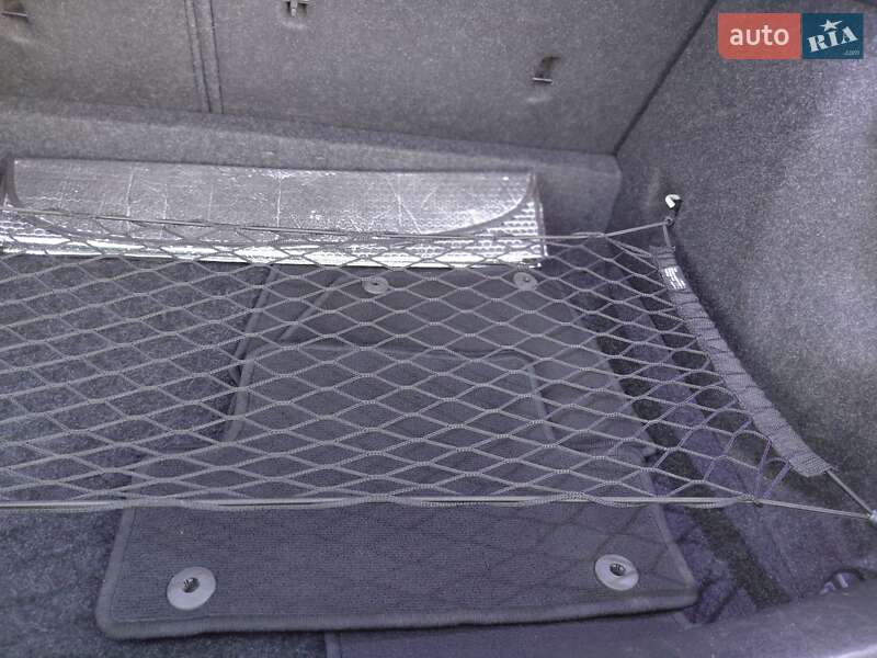 Хэтчбек Volvo V40 2013 в Бердичеве