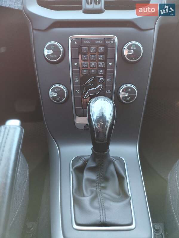 Хэтчбек Volvo V40 2013 в Бердичеве