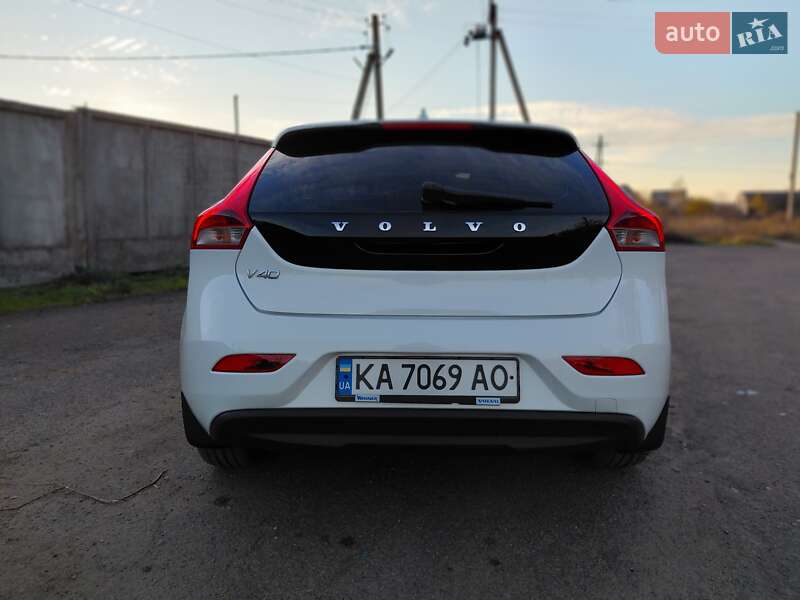 Хэтчбек Volvo V40 2013 в Бердичеве