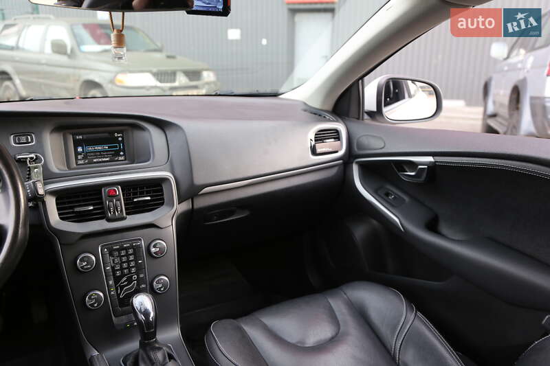 Хэтчбек Volvo V40 2013 в Киеве фото 15 Хэтчбек Volvo V40 2013 в Киеве