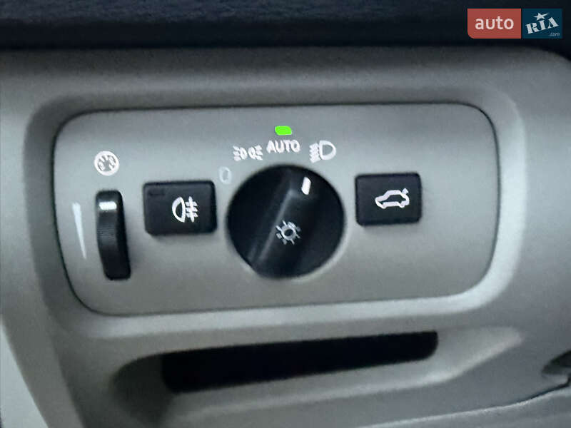 Хэтчбек Volvo V40 2013 в Стрые фото 49 Хэтчбек Volvo V40 2013 в Стрые