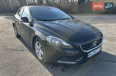 Хэтчбек Volvo V40 2015 в Львове